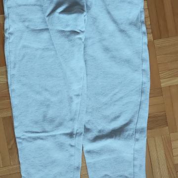 Dekliška trenirka/hlače  št. 140