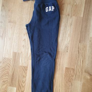 GAP TRENIRKA HLAČE M 8-9LET
