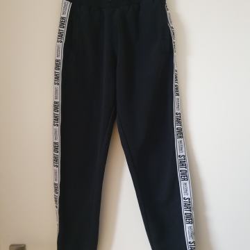 Hlače, trenirka 164, xxs