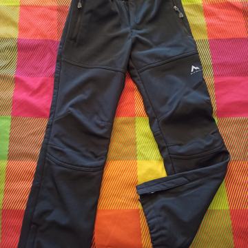 Pohodne/ smučarske hlače McKinley št. 140
