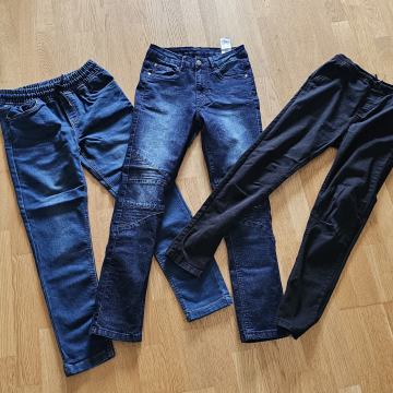 Prodamo hlače za fanta velikost 158