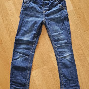 Prodamo podložene hlače za fantka velikost 128