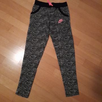 TRENERKA NIKE 11-13 LET (št.164)