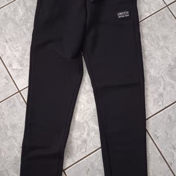 trenirka 158/164 + eno podarim