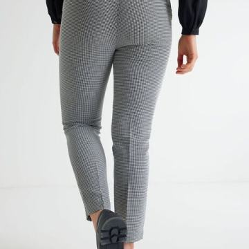 H&M nove pepita hlače 7/8 dolžina