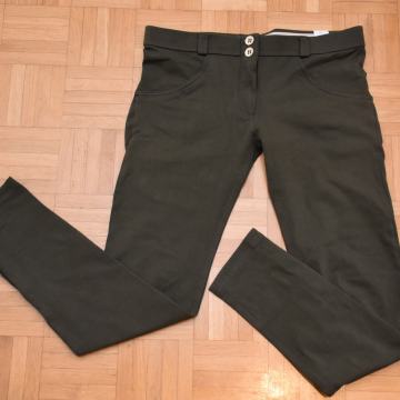 Hlače Freddy velikost L