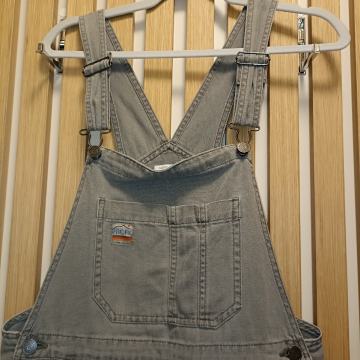 Hlače z naramnicami velikost M