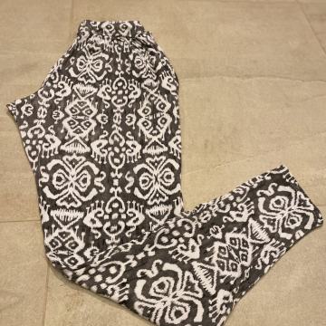 Lahkotne HLAČE Ann CHRISTINE siva/bela retro vzorec - vel. XS - prodam