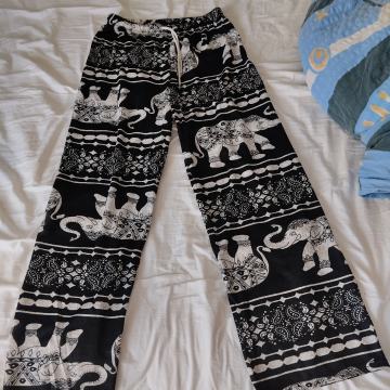 Poletne lahke hlače s slončki št. S