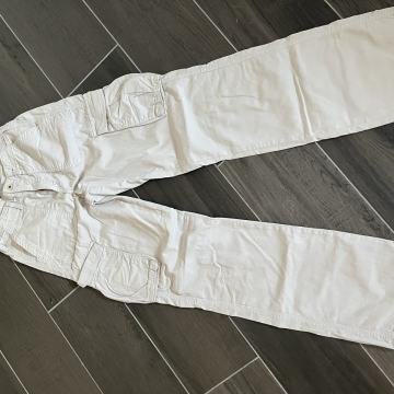 Tanjše cargo hlače Bershka
