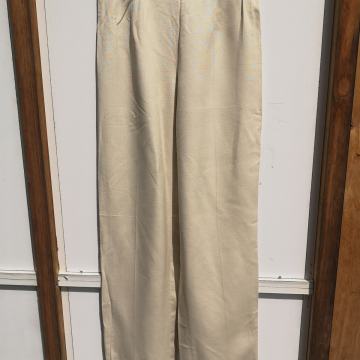 Nove ženske hlače znamke Gianfranco Ferre Studio velikost 34 svila