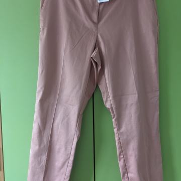 Nove ženske raztegljive hlače H&M št 46
