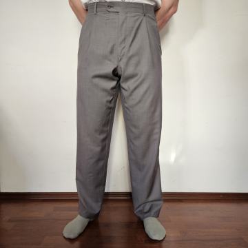 Poletne hlače znamke Balmain – oversized Miami Vice stil