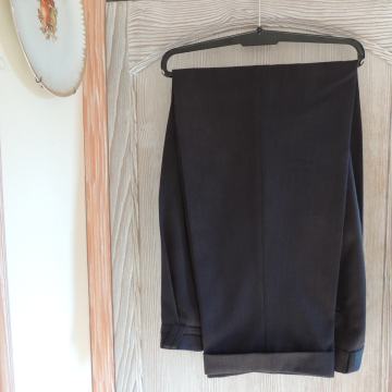 Prodam elegantne moške  hlače na rob ELKROJ št. 54