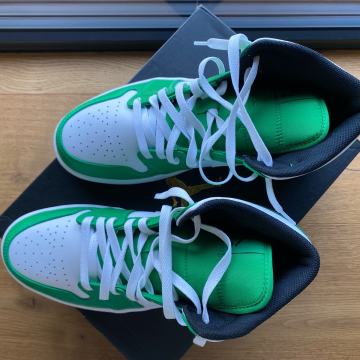 Nike Jordan lucky green
