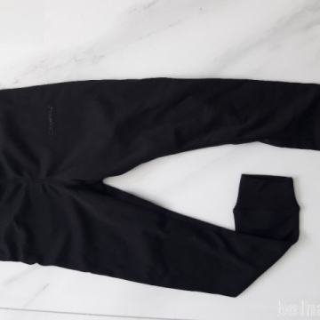 SMUČARSKO PERILO- HLAČE ŠT.4-5 LET NOVO