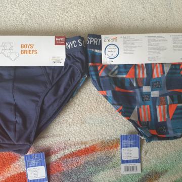 SPODNJE HLAČKE ZA FANTA 146-152 NOVO