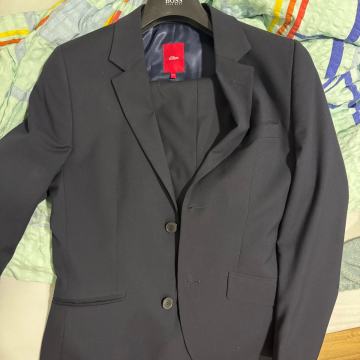 Prodamo fantovsko obleko.