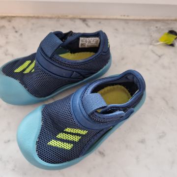 Adidas Altaventure čevlji za v vodo št. 22