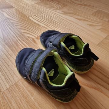 Adidas superge, št. 26