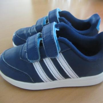 ADIDASKE ADIDAS ZA FANTA ŠT. 25 - ODLIČNE