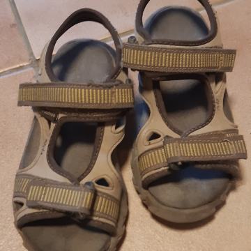 Sandali za fante št. 24