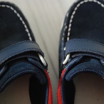 Clarks modri čevlji št.32