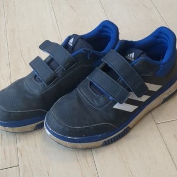 Fantovski čevlji Adidas, številka 34