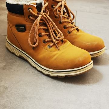 Fantovski gležnarji, podloženi, št. 36