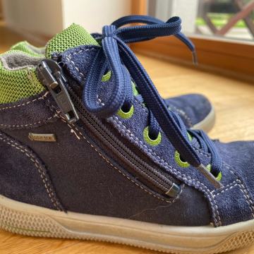Fantovski jesenski čevlji Goretex, st. 29, Superfit