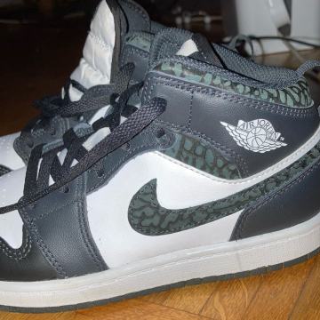 Nike Air Jordan 1 Mid SE ‘Panda Elephant’ (Kids)