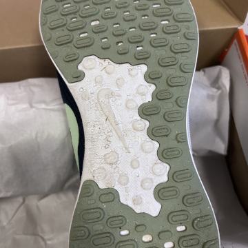 Nike športne superge št 42,5
