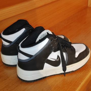 NIKE SUPERGE ŠT. 37