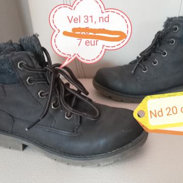 Obutev za fanta vel 31 in 33