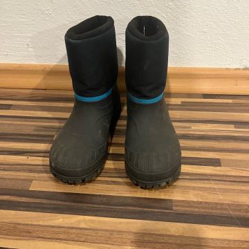 Otroske skornji/snezke Dechatlon 32/33