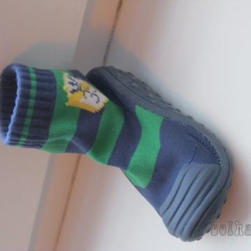 Otroški čeveljčki - nogavička Carters