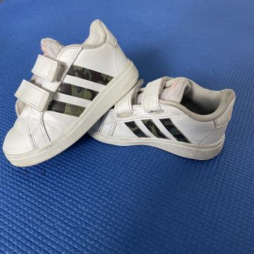 Otroški čevlji Adidas št. 24