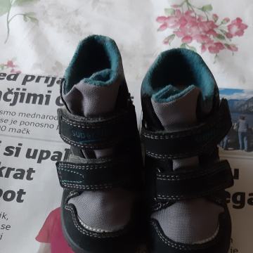 Otroški čevlji, škornji, vodoodporni, št. 20