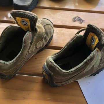 Otroški čevlji vel 22-25, Adidas, Nike, CAT, Joma, Mares, polartex