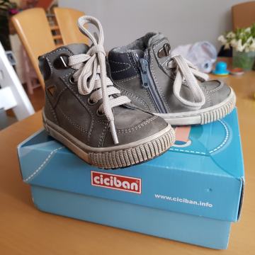 Otroški čevlji/gležnarji Ciciban št. 22