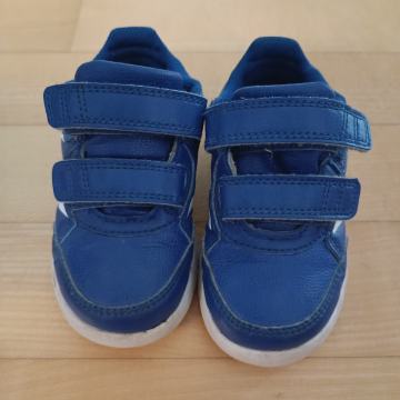 Otroški športni čevlji Adidas, št. 22
