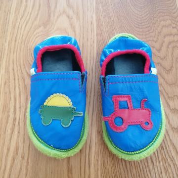 Otroški usnjeni copati, vel. 25