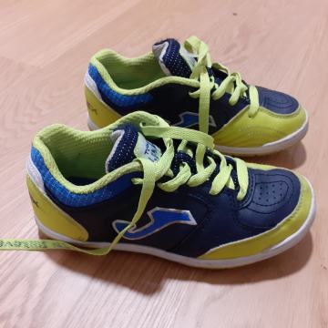 Prodam dvoranske čevlje za nogomet JOMA, št. 31