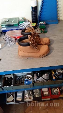 Prodam otroške čevlje (piščančke)