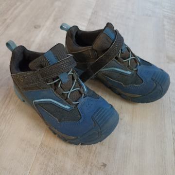 Quechua fantovski čevlji 28