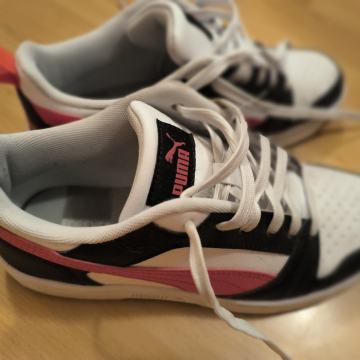 športni čevlji Puma št. 38