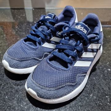 Športni copati Adidas otroški st 31