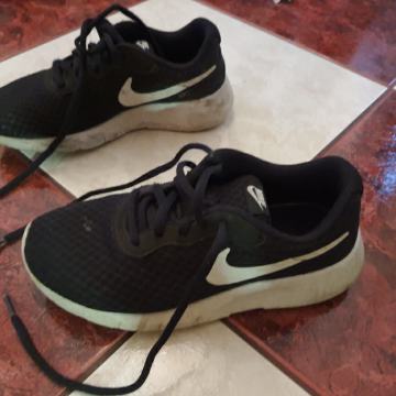 Superge NIke