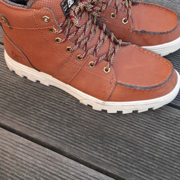 Zimski čevlji DC WOODLAND št.44