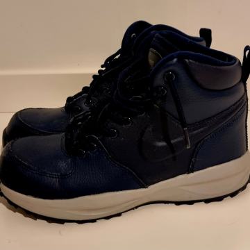 Zimski čevlji Nike št. 39